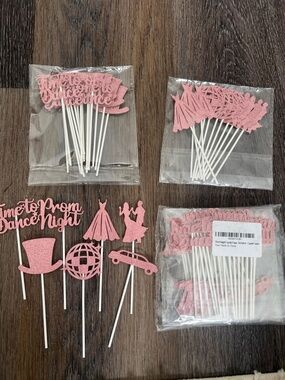 (47) New 70 Pc Prom/Grad Cupcake toppers